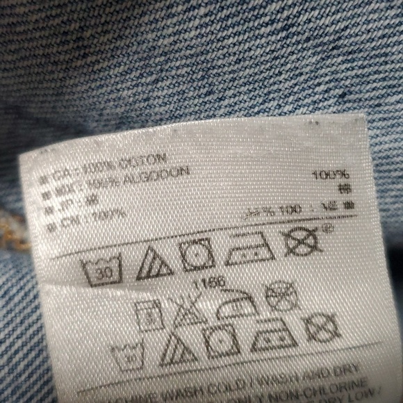 Old Navy vest women's junior size large demin broken in comfy - Picture 6 of 7